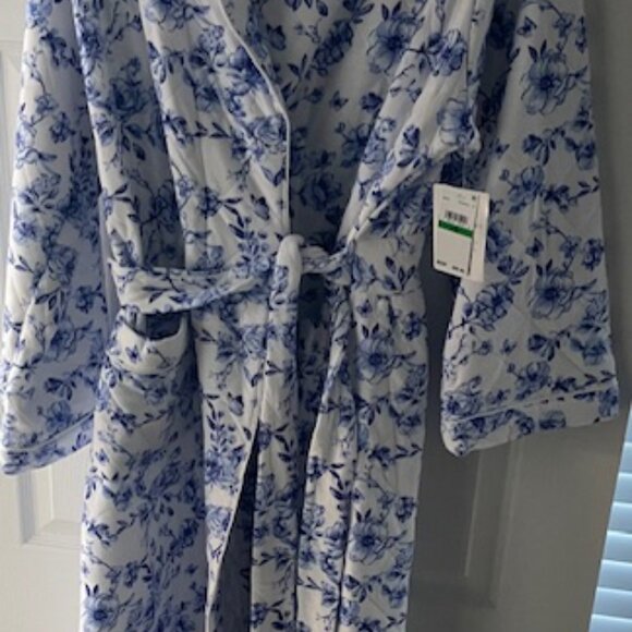 Eileen West Blue Floral Ballet Wrap Robe - Picture 4 of 6